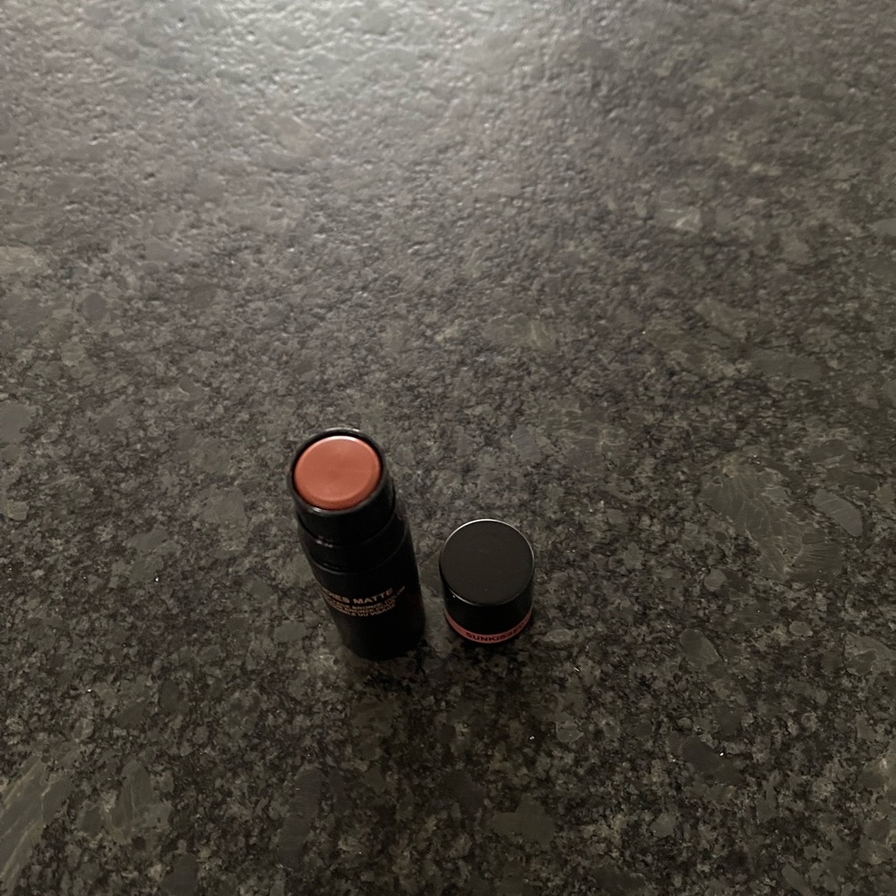 Nudestix NUDIES MATTE All Over Face Bronze Color in Sunkissed - Picture 10 of 11